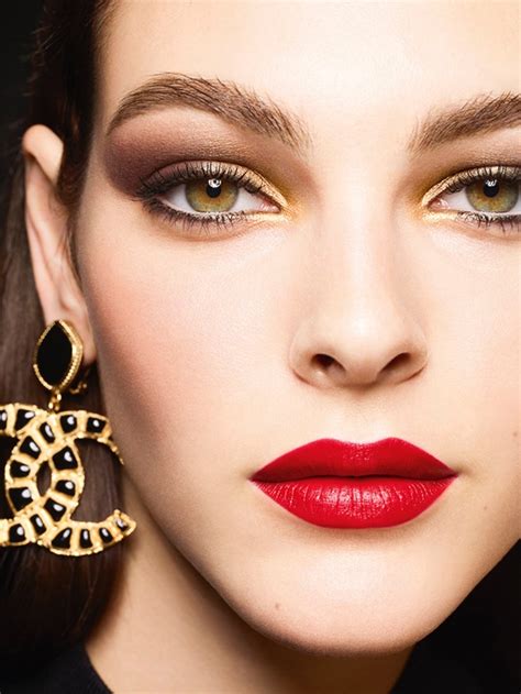 chanel holiday 2019 lipstick|Chanel's Holiday 2019 Makeup Collection Is The Modern Way To .